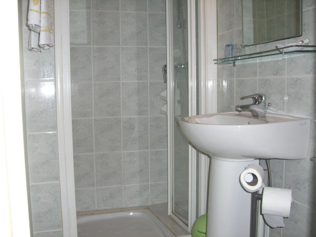 Hôtel de L'Arrivée Fouras Habitación foto