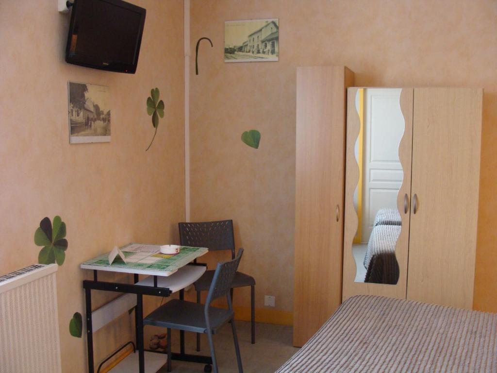Hôtel de L'Arrivée Fouras Habitación foto